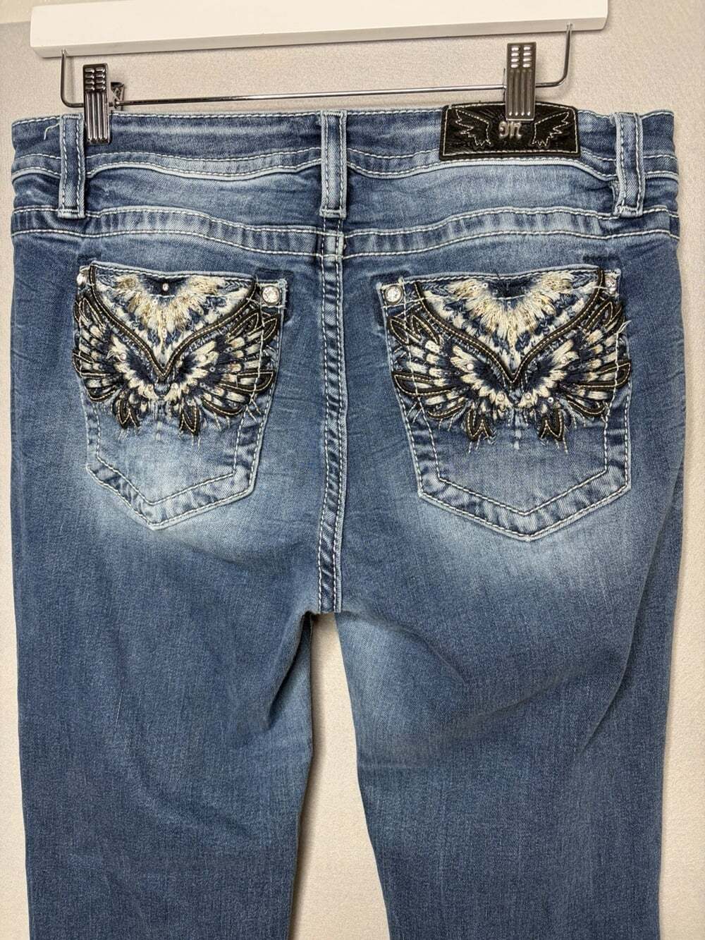 Miss Me Women's Classic Blue Easy Boot Mid Rise Med Wash Jeans Size 32x34 FLAW